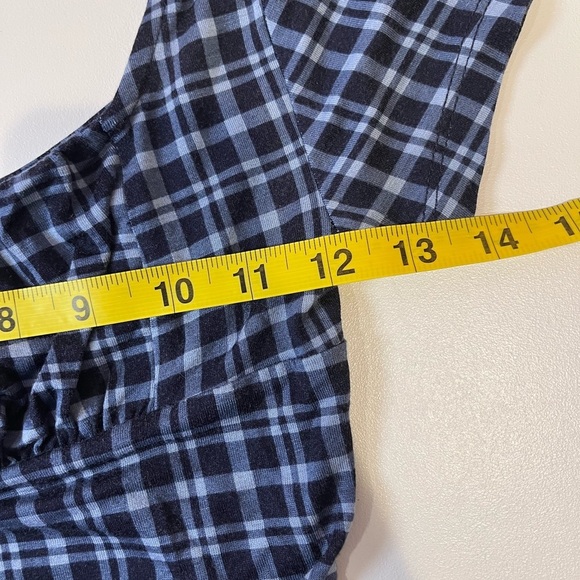 y2k navy blue & white plaid gingham milkmaid crop top - Picture 7 of 8